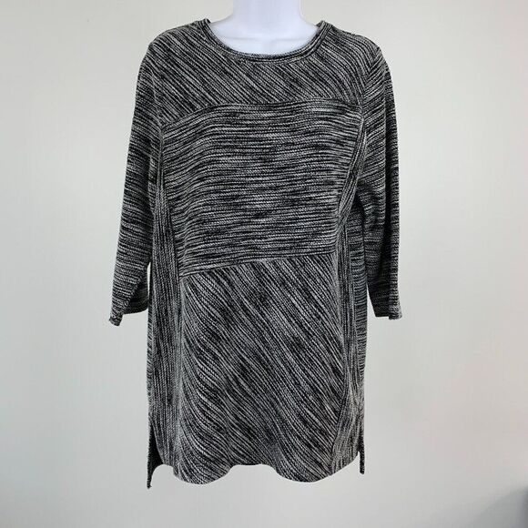 Chico's Zenergy Sweater Tunic sz 1 (8) Black White 3/4 Sleeve High Low Hem - Picture 1 of 6
